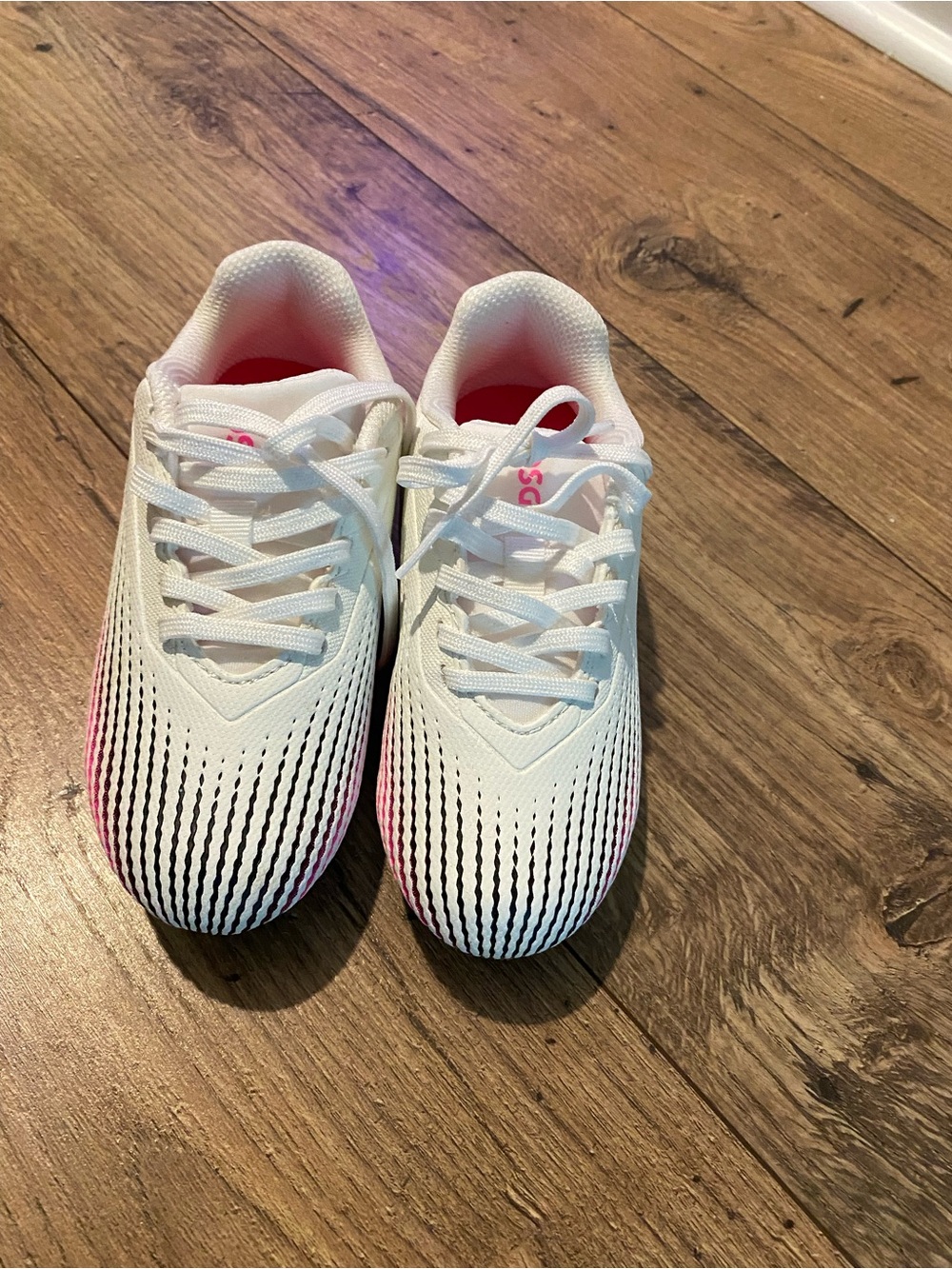 DSG Kids Striped Soccer Cleats White & Pink Like New